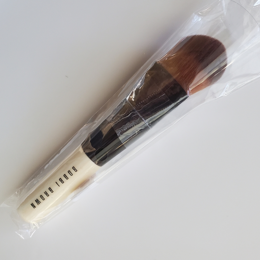 Bobbi Brown Precise Buffing Brush
